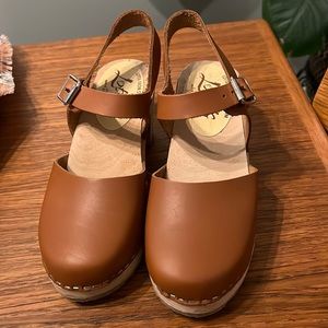Lotta From Stockholm closed toe high clog in beautiful cognac color